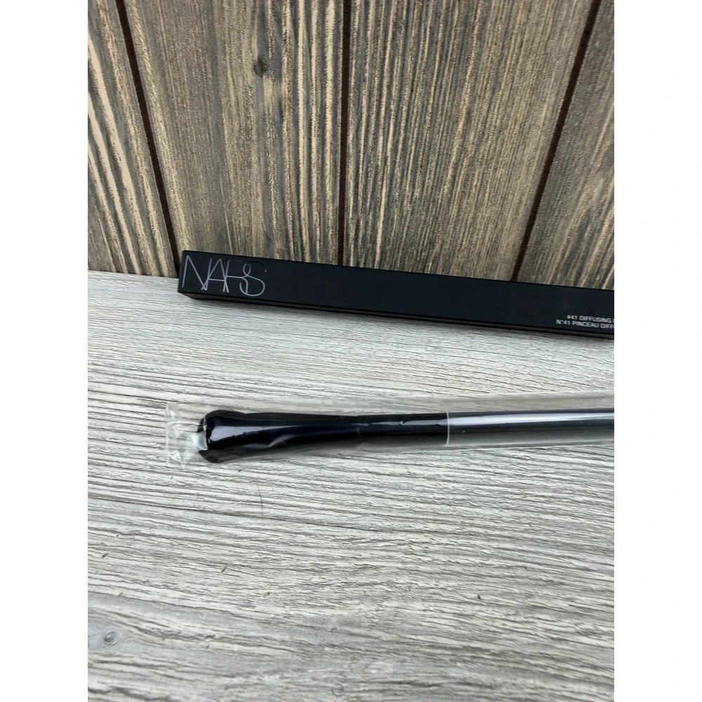 NARS #41 Diffusing Brush Professional Makeup Brush New In Box Authentic